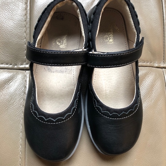 🖤Scalloped Black dress shoes in great condition worn 1x - size 12 - Picture 2 of 4